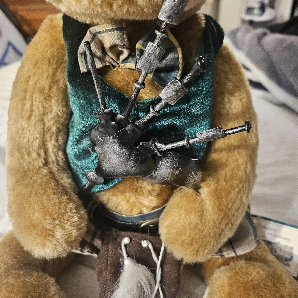 Tender Hearted Collectibles Plush Bear Irish‎ Bagpipes Windup Musical